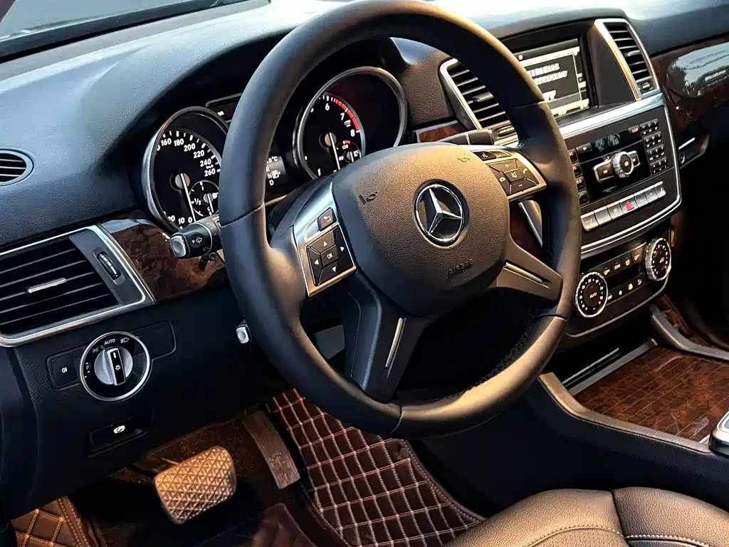 Mercedes-Benz M-Class 2014 — фото 5
