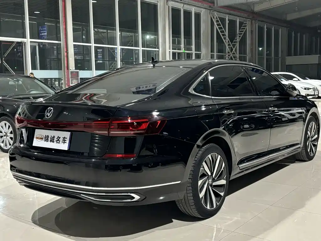 Volkswagen Passat 2022 — фото 4