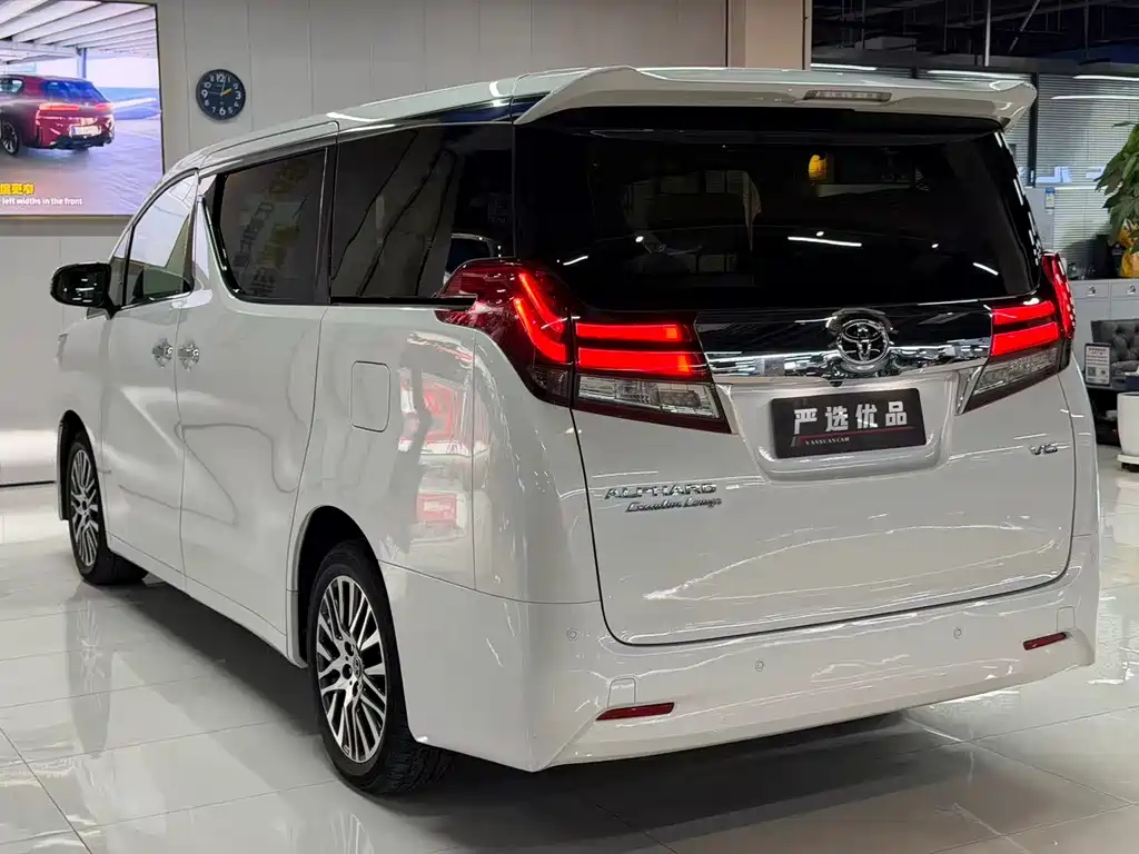 Toyota Alphard 2017 — фото 7