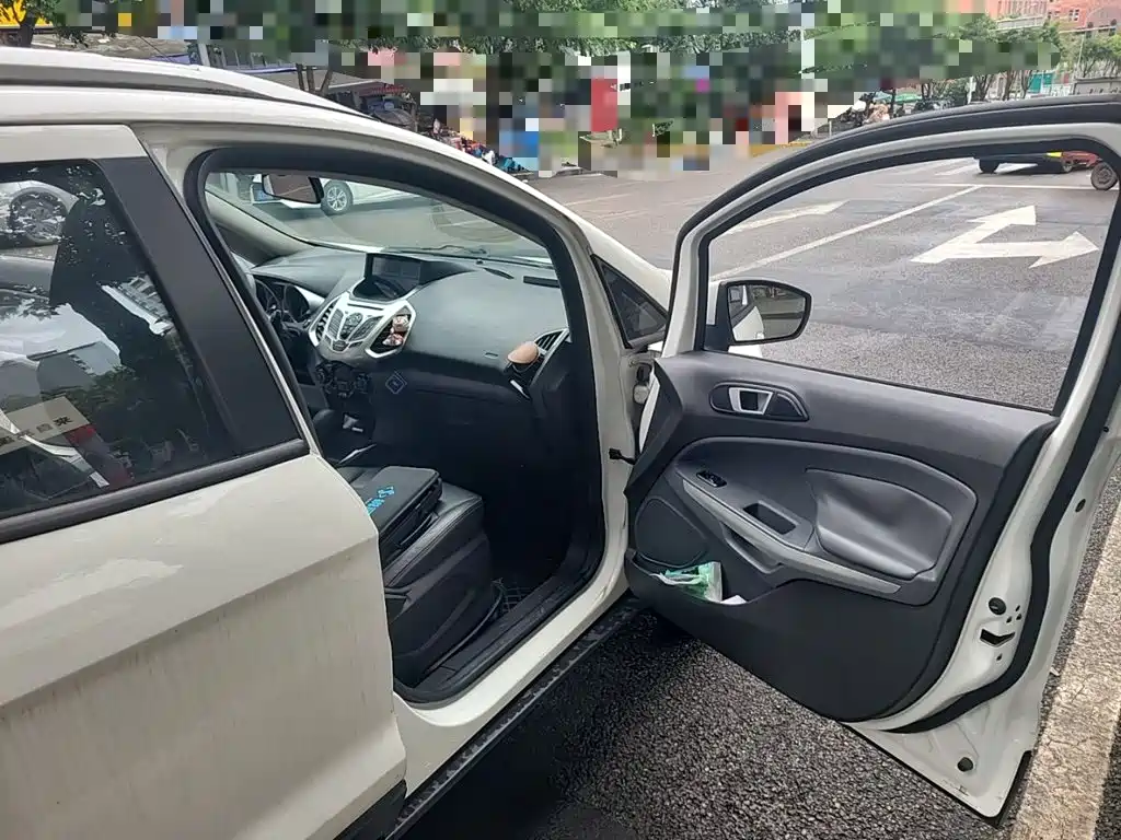 Ford Ecosport 2015 — фото 22