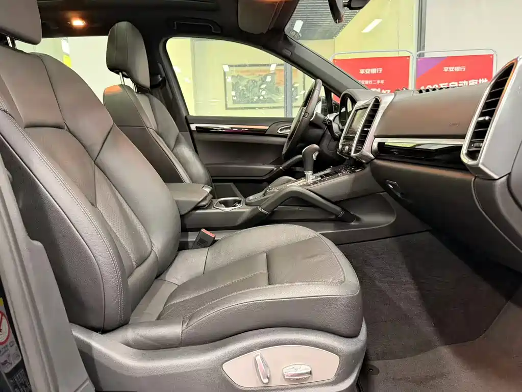 Porsche Cayenne 2014 — фото 11