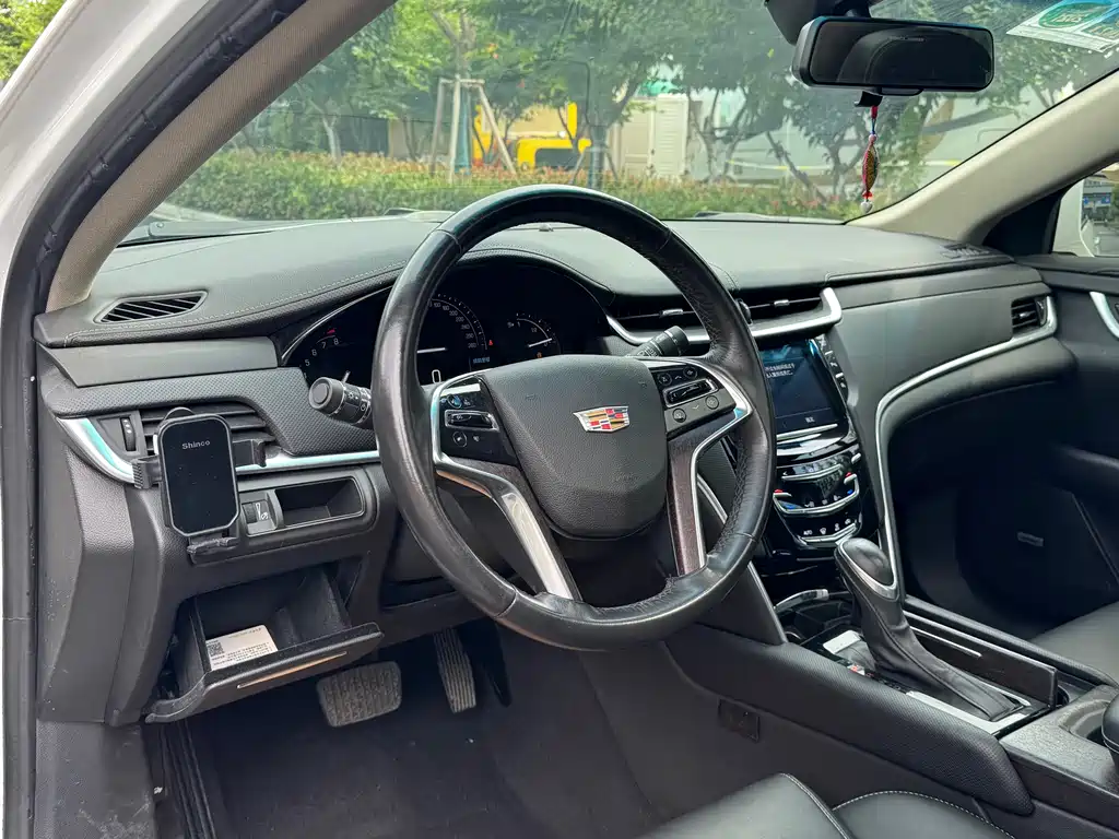 Cadillac XTS 2019 — фото 10