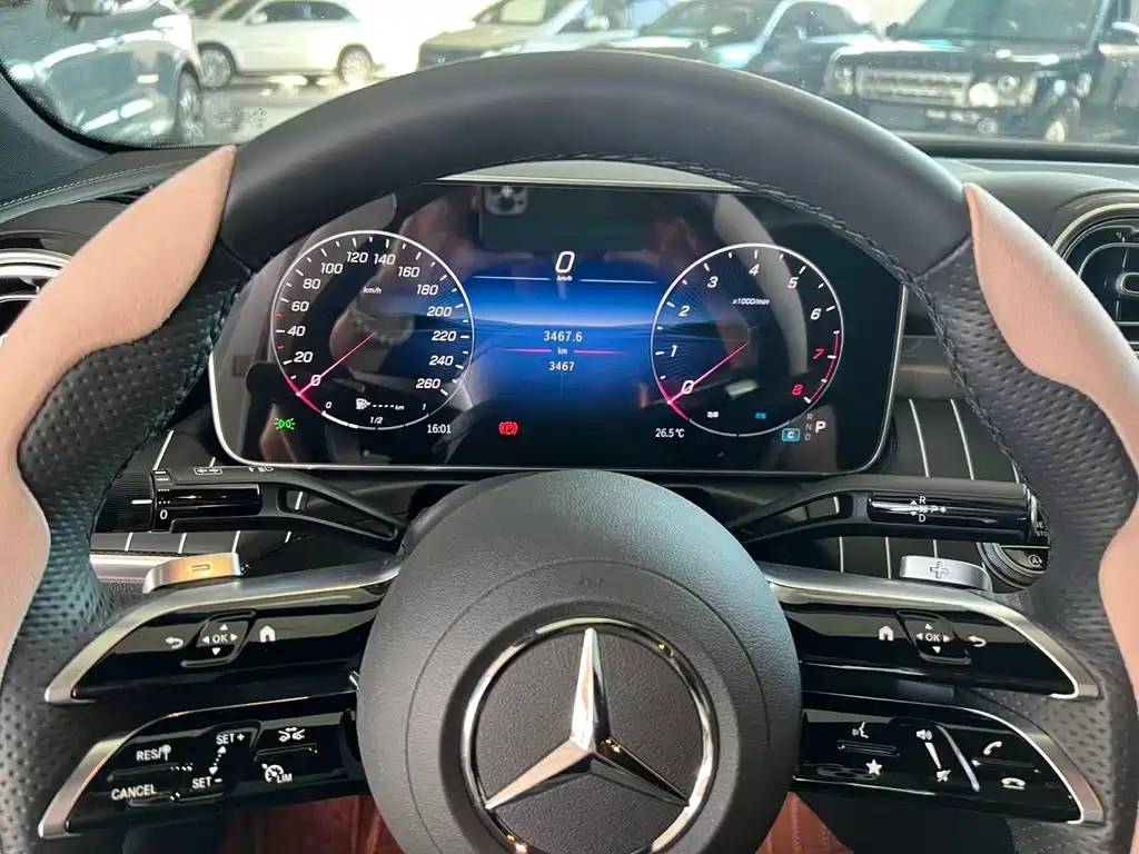 Mercedes-Benz C-Class 2025 — фото 4