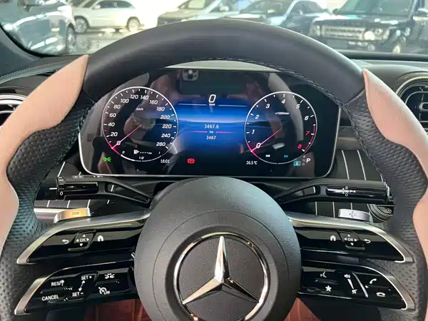 Mercedes-Benz C-Class 2025