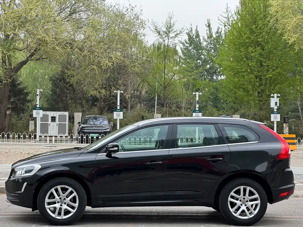 Volvo XC60 2016 — фото 8