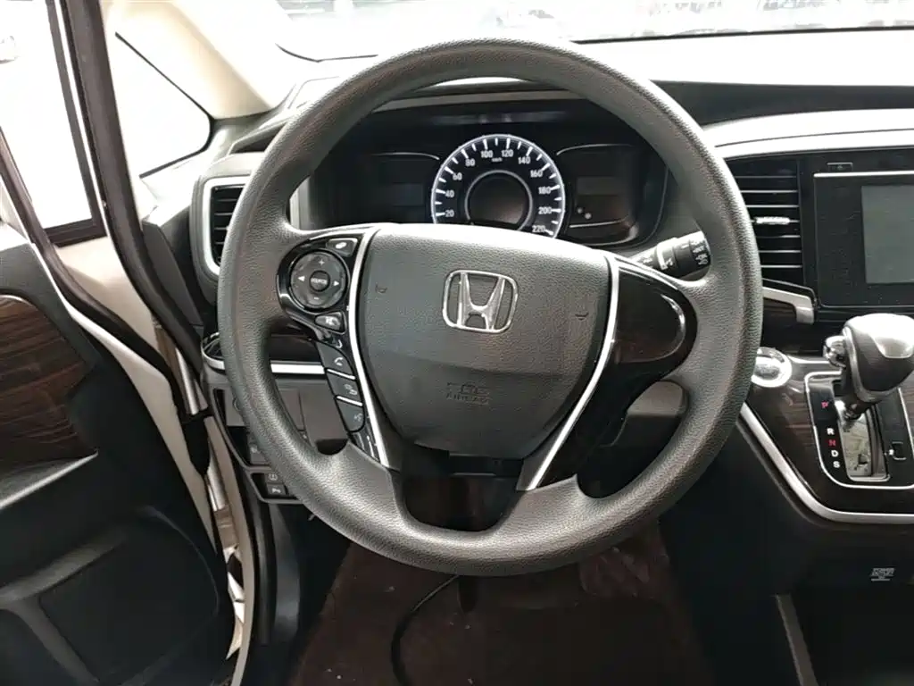 Honda Odyssey 2018 — фото 10