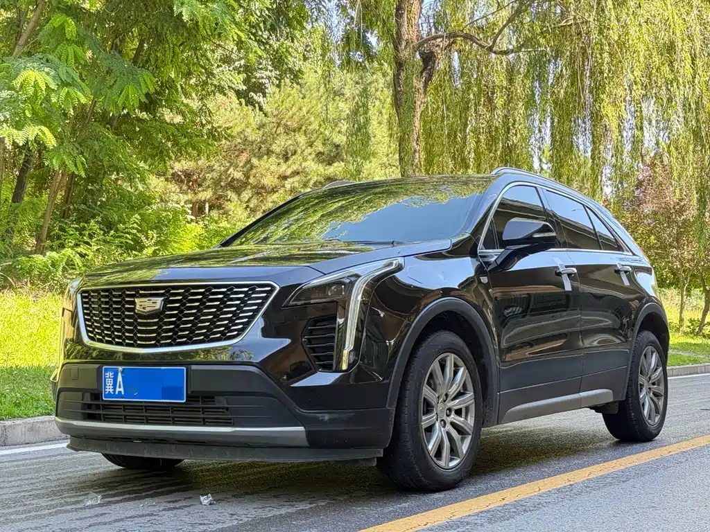 Cadillac XT4 2021 — фото 1