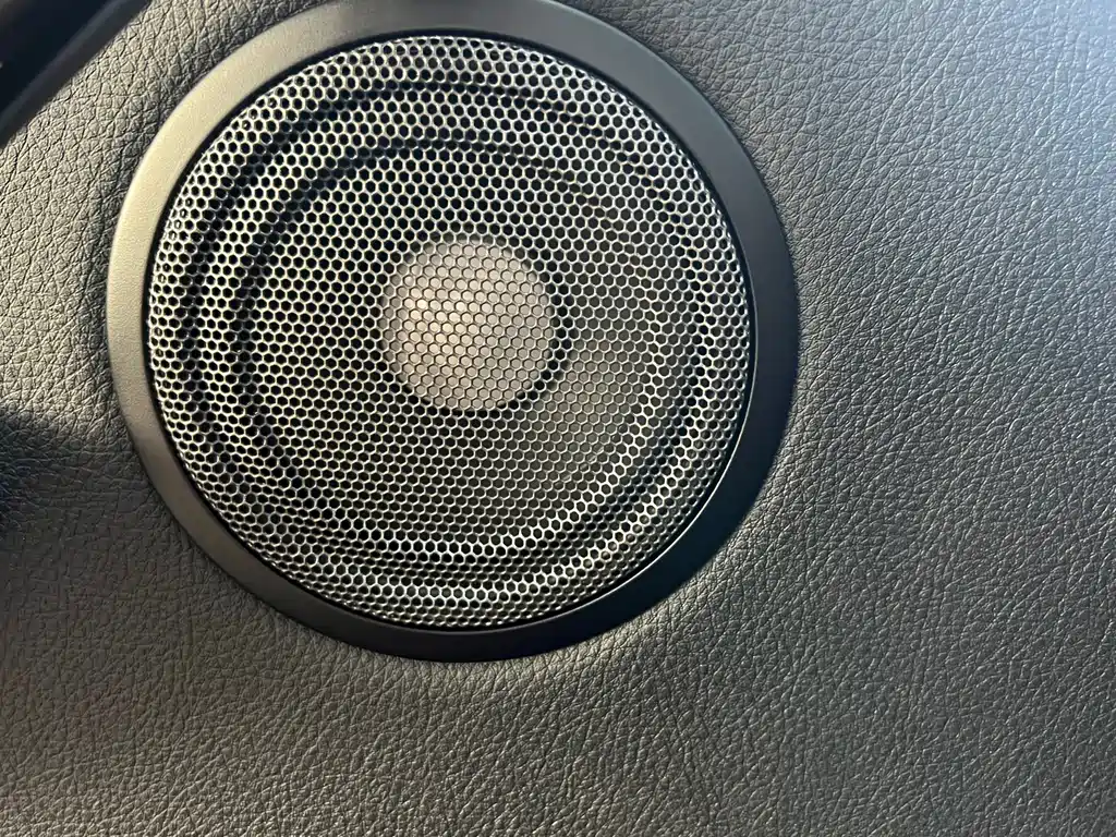 BMW 3 Series 2018 — фото 12