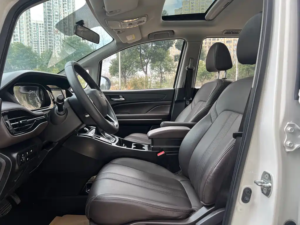 GAC Motor Trumpchi M6 2020 — фото 11