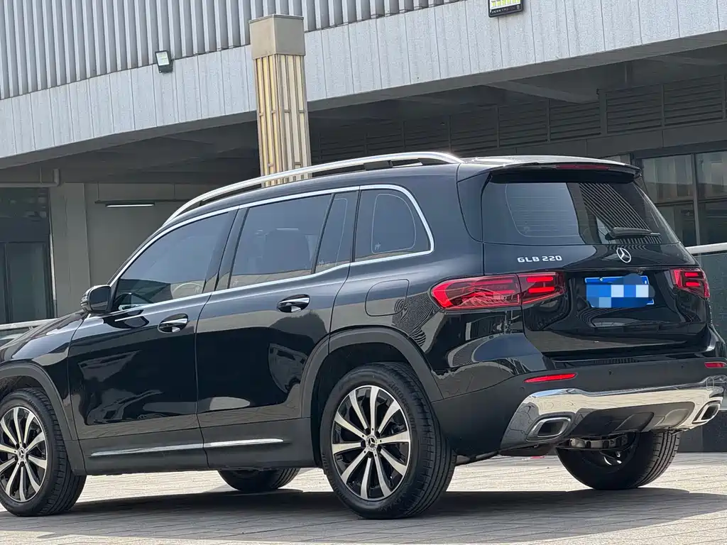 Mercedes-Benz GLB 2024 — фото 6