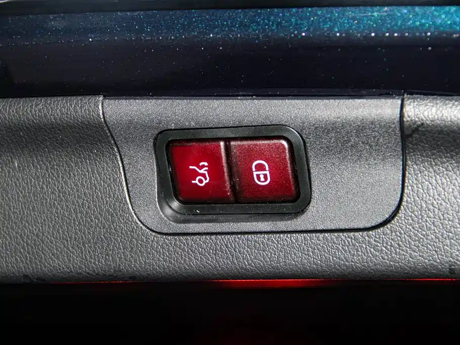 Mercedes-Benz C-Class 2025 — фото 33