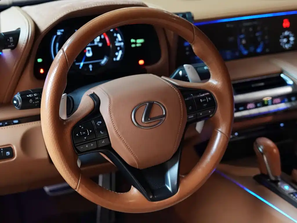 Lexus LC 2018 — фото 10