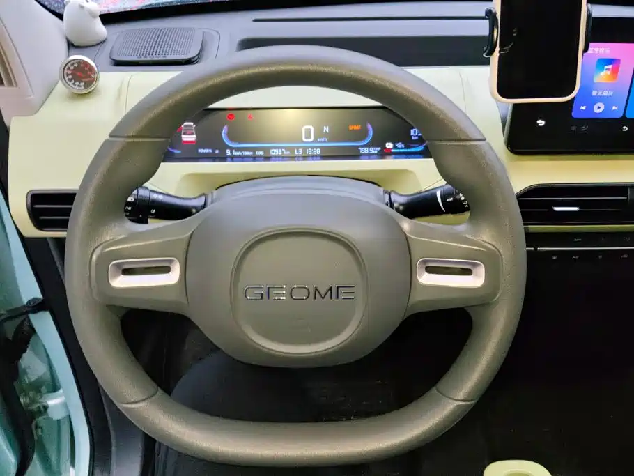 Geely Galaxy Panda 2025 — фото 15