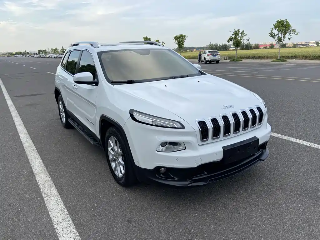 Jeep Cherokee 2016 — фото 3