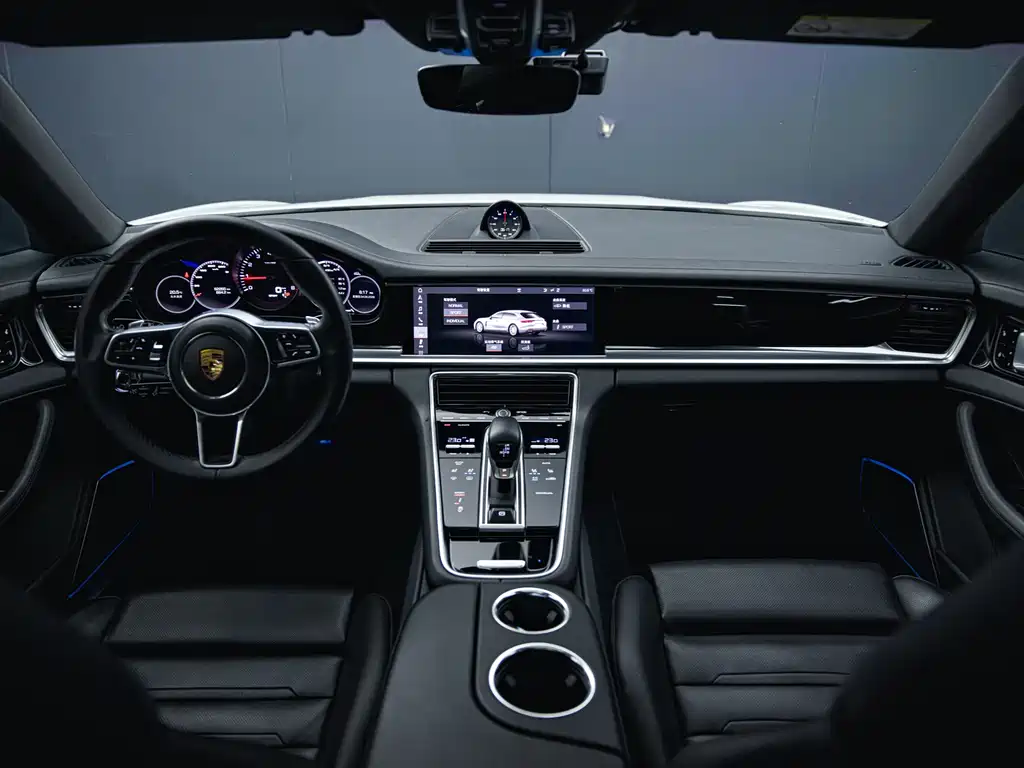 Porsche Panamera 2019 — фото 11