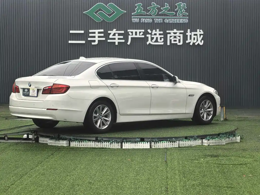 BMW 5 Series 2013 — фото 16