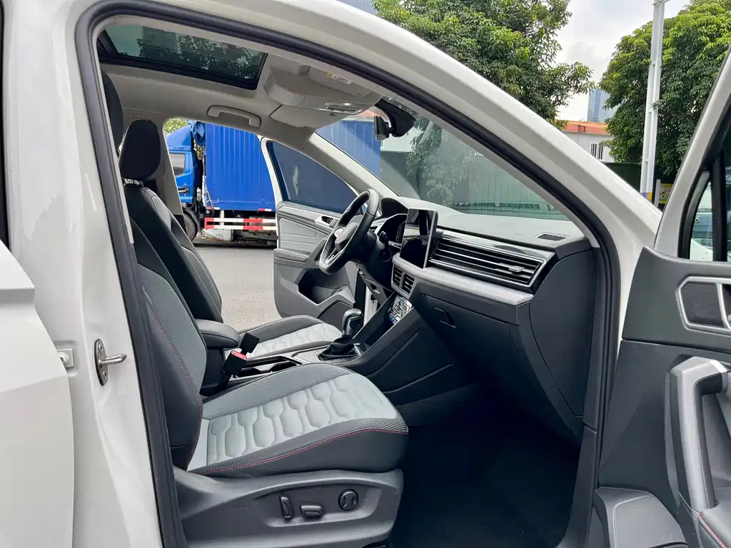 Volkswagen Tiguan X 2022 — фото 17