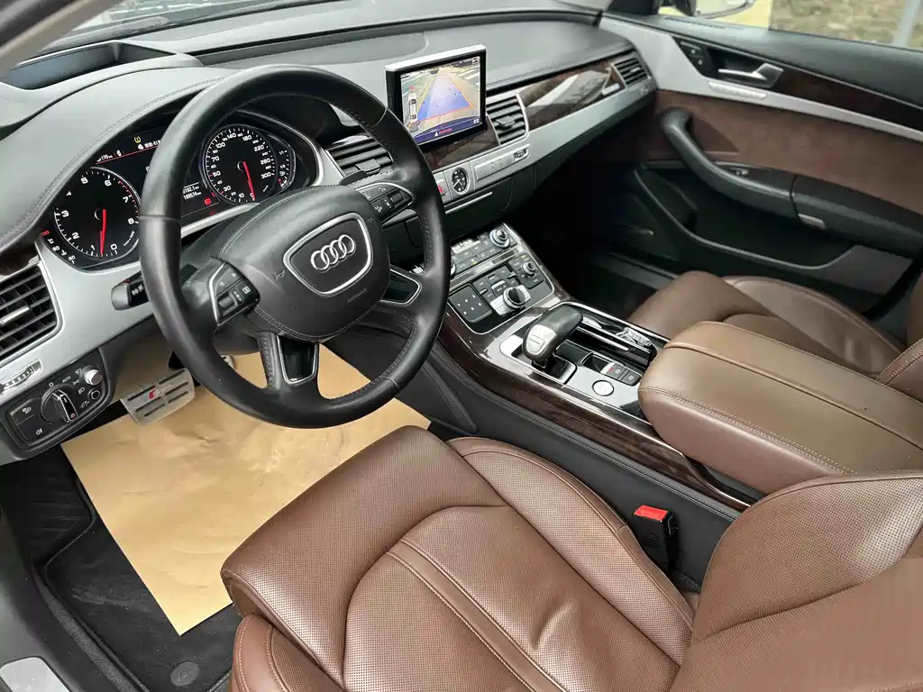Audi A8 2015 — фото 29