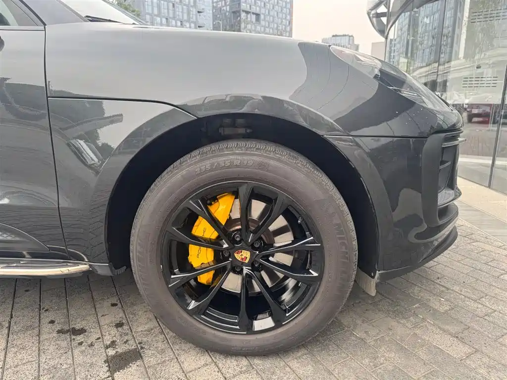 Porsche Macan 2022 — фото 17