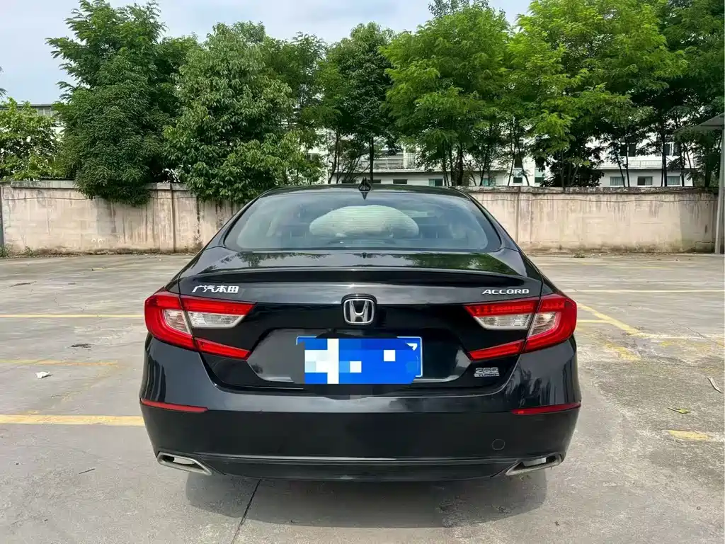 Honda Accord 2018 — фото 9
