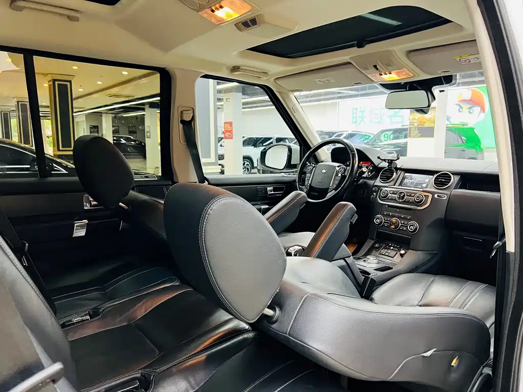 Land Rover Discovery 2016 — фото 16