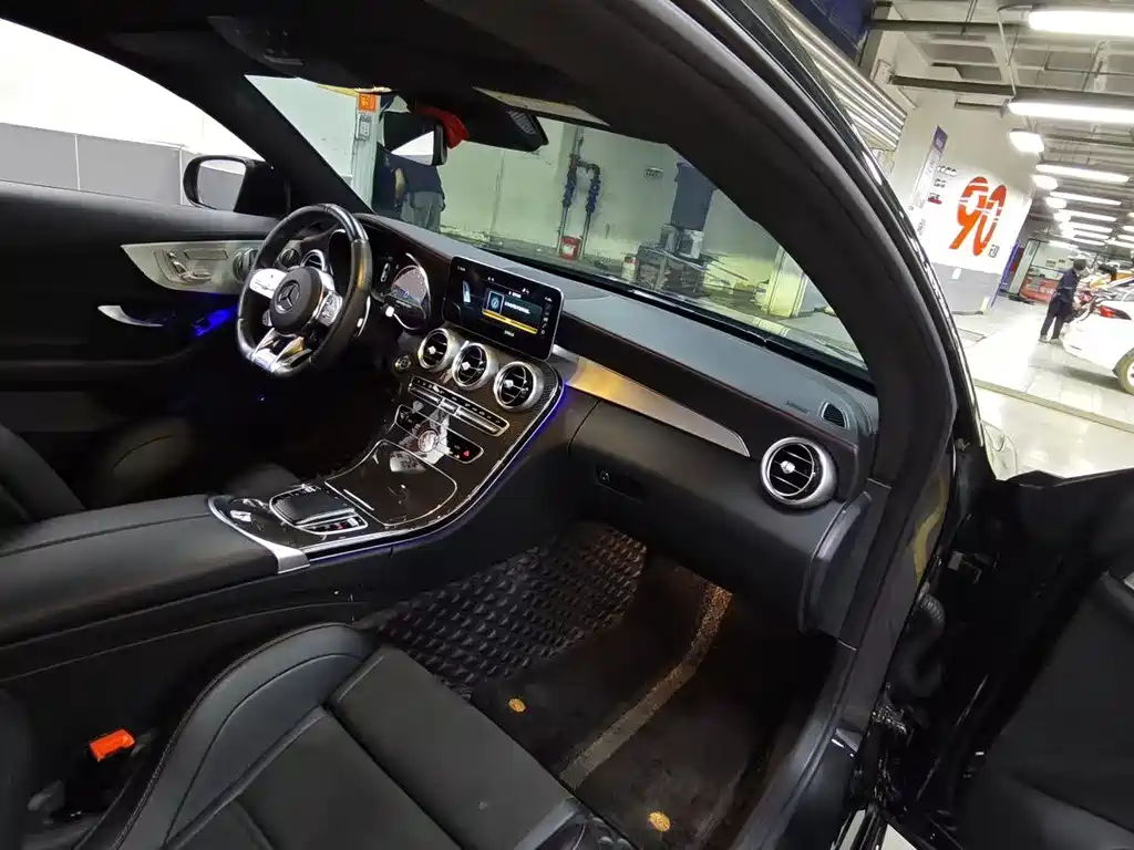 Mercedes-Benz C-Class AMG 2023 — фото 3