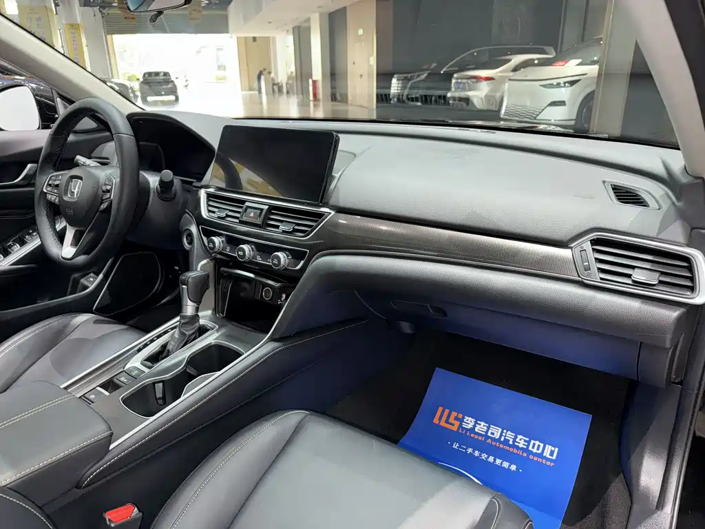 Honda Accord 2022 — фото 19