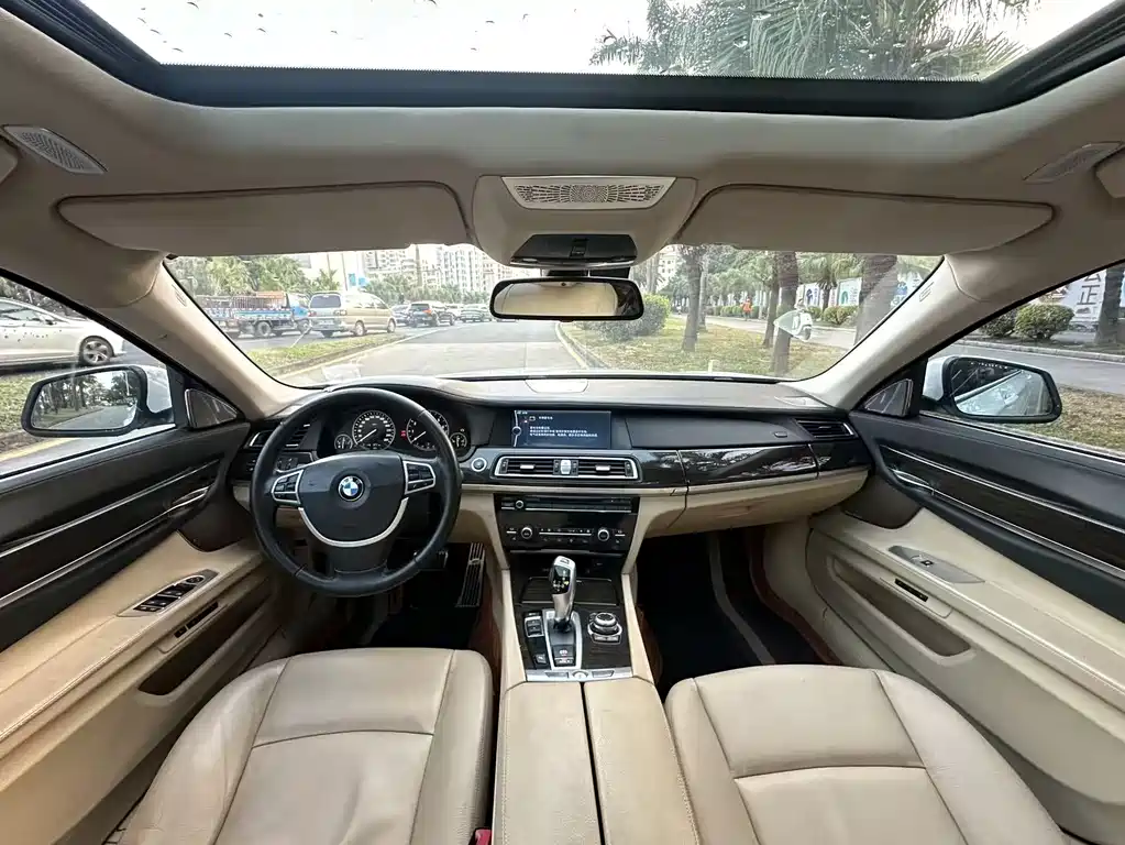 BMW 7 Series 2013 — фото 3