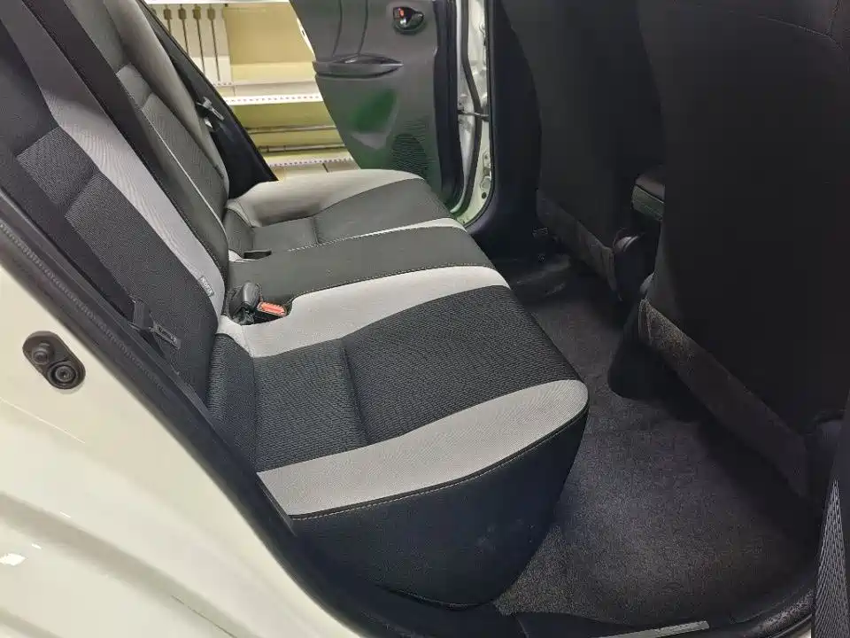 Toyota Yaris L 2023 — фото 9