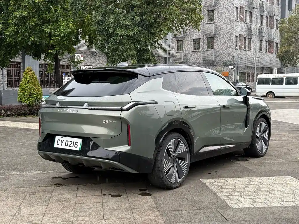 Lynk & Co 08 EM-P 2023 — фото 8