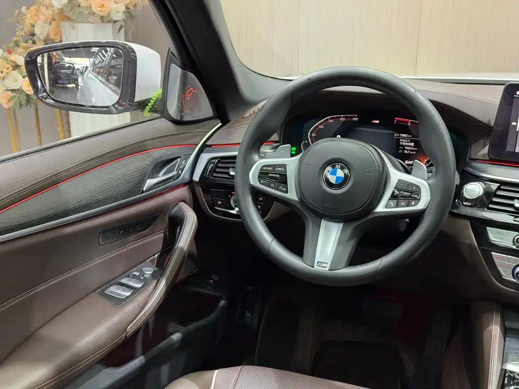 BMW 5 Series 2020 — фото 15