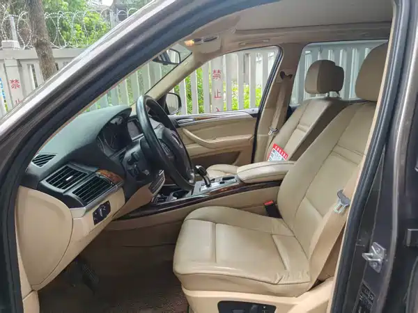 BMW X5 2011