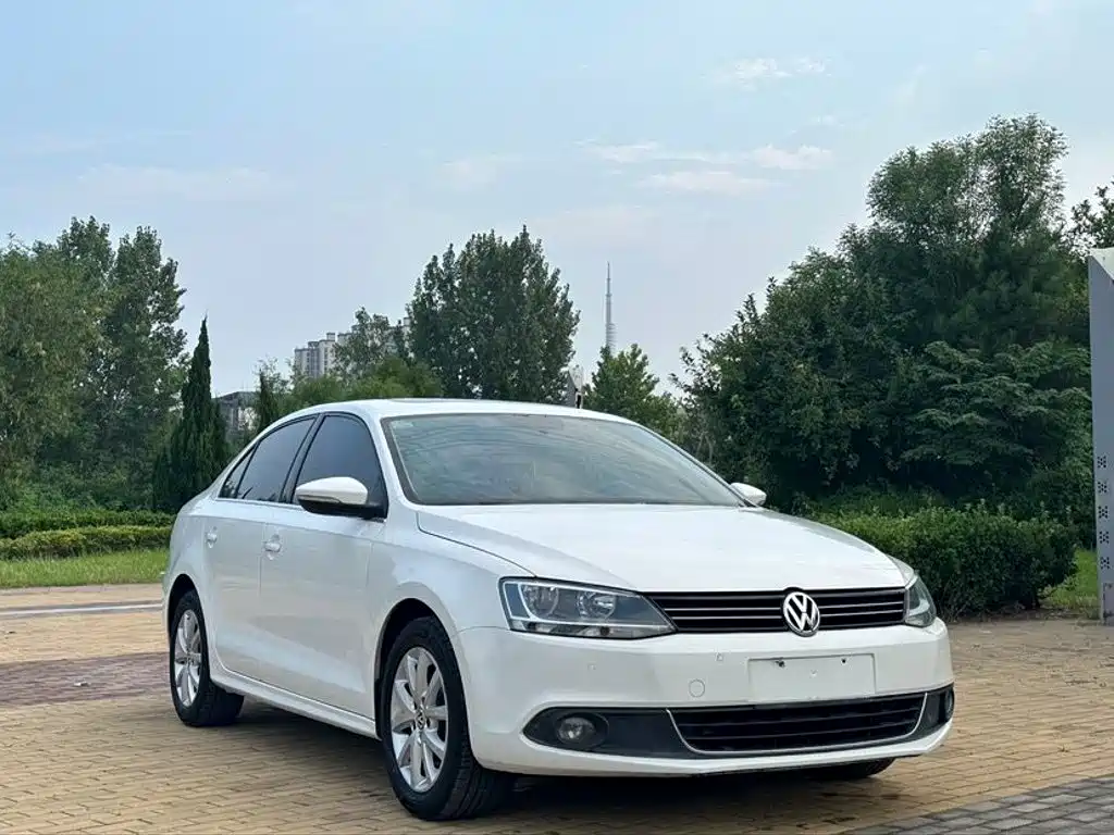 Volkswagen Sagitar 2012