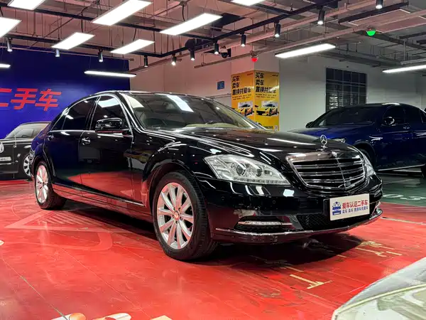 Mercedes-Benz S-Class 2010