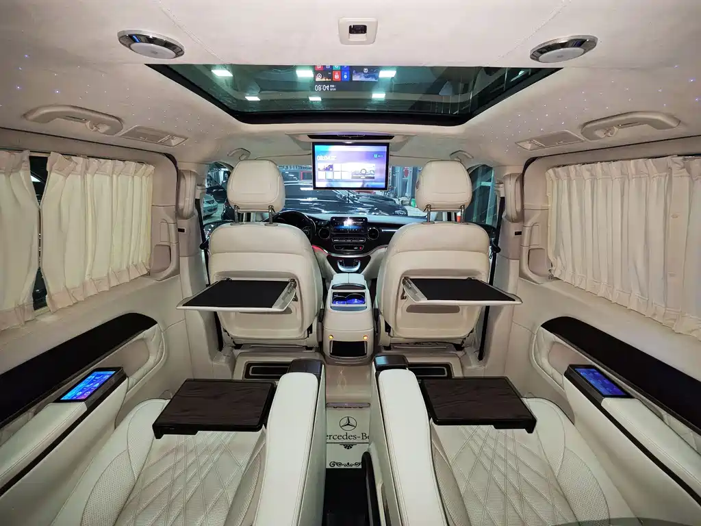 Mercedes-Benz V-Class 2021 — фото 12