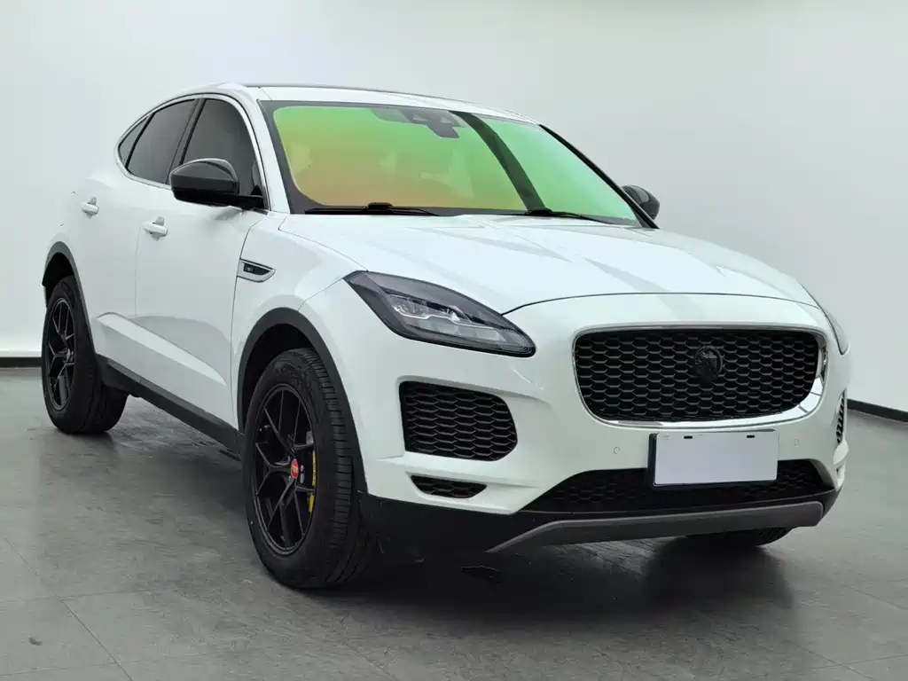 Jaguar E-PACE 2018 — фото 3