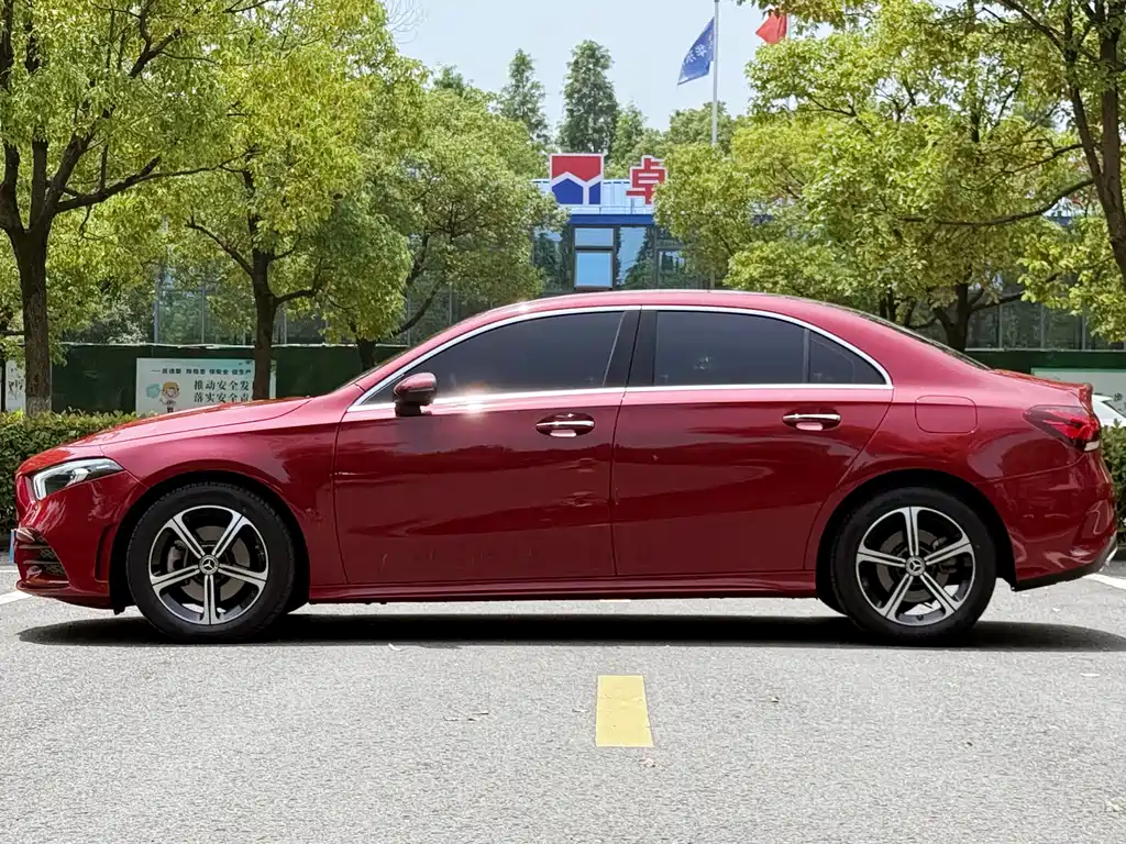 Mercedes-Benz A-Class 2023 — фото 8