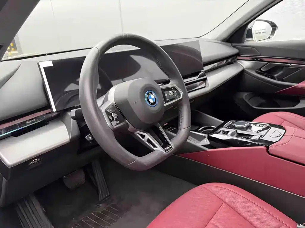 BMW i5 2025 — фото 13
