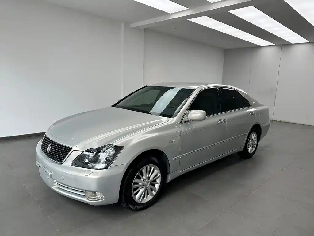 Toyota Crown 2006 — фото 1