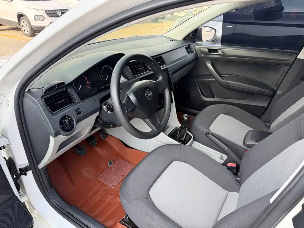 Skoda Rapid 2015