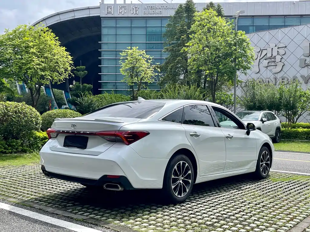 Toyota Avalon 2023 — фото 7