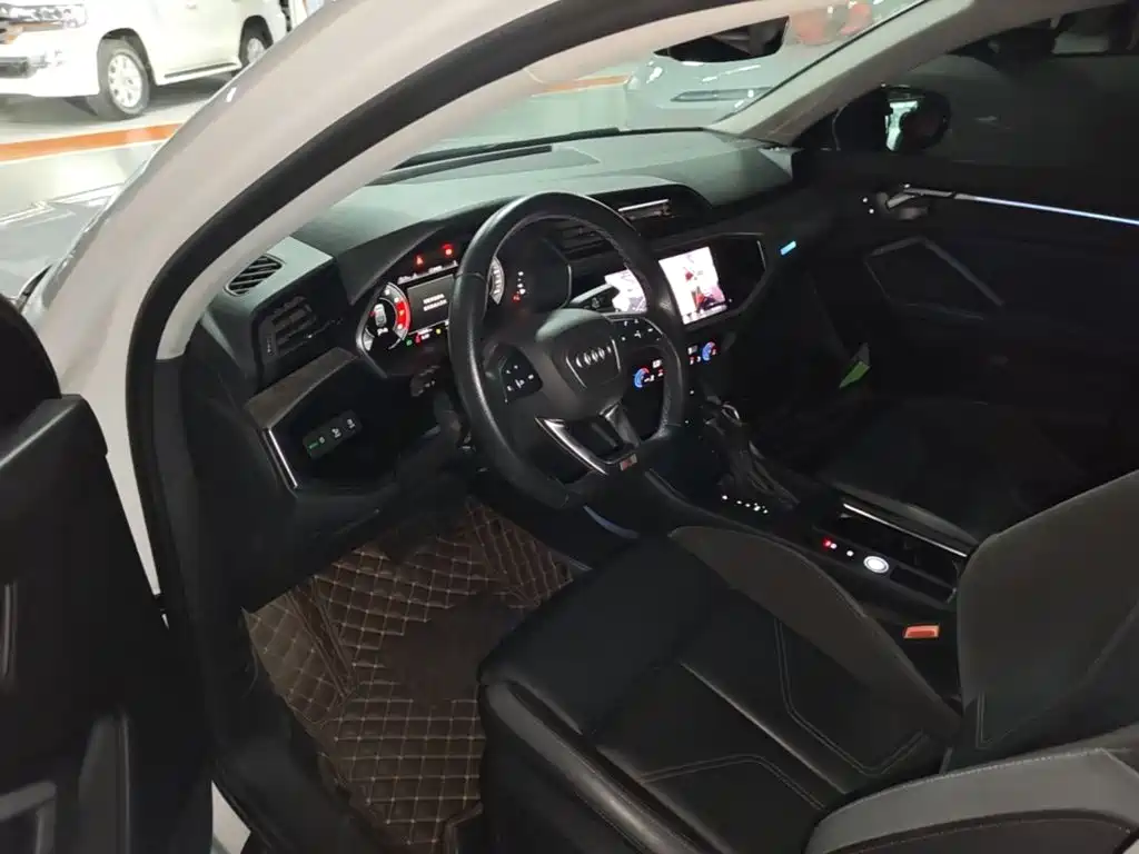 Audi Q3 Sportback 2023 — фото 16