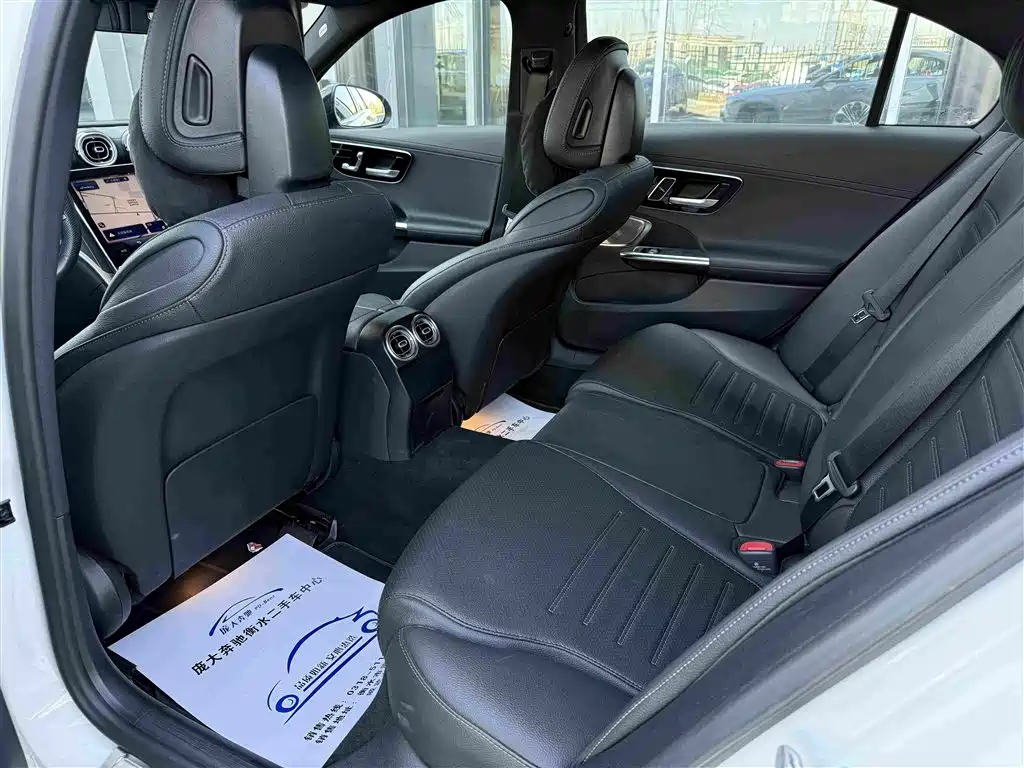 Mercedes-Benz C-Class 2024 — фото 13