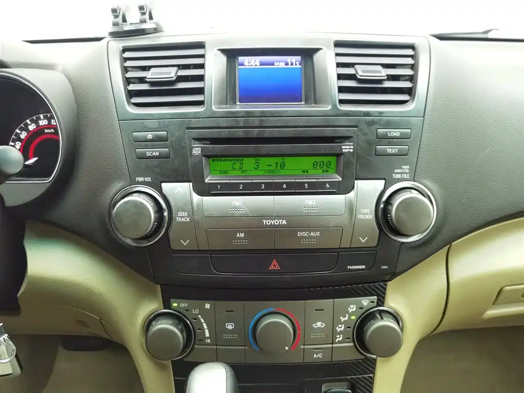 Toyota Highlander 2011 — фото 12