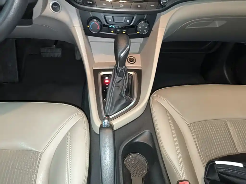 Buick Excelle 2016 — фото 14