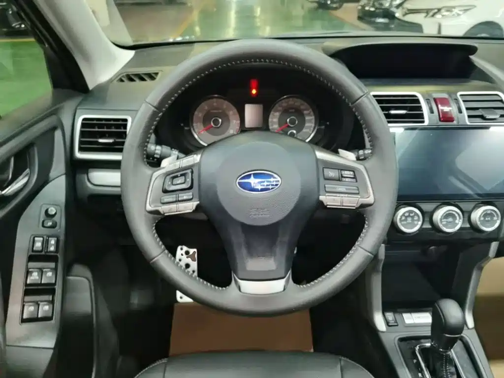 Subaru Forester 2015 — фото 11