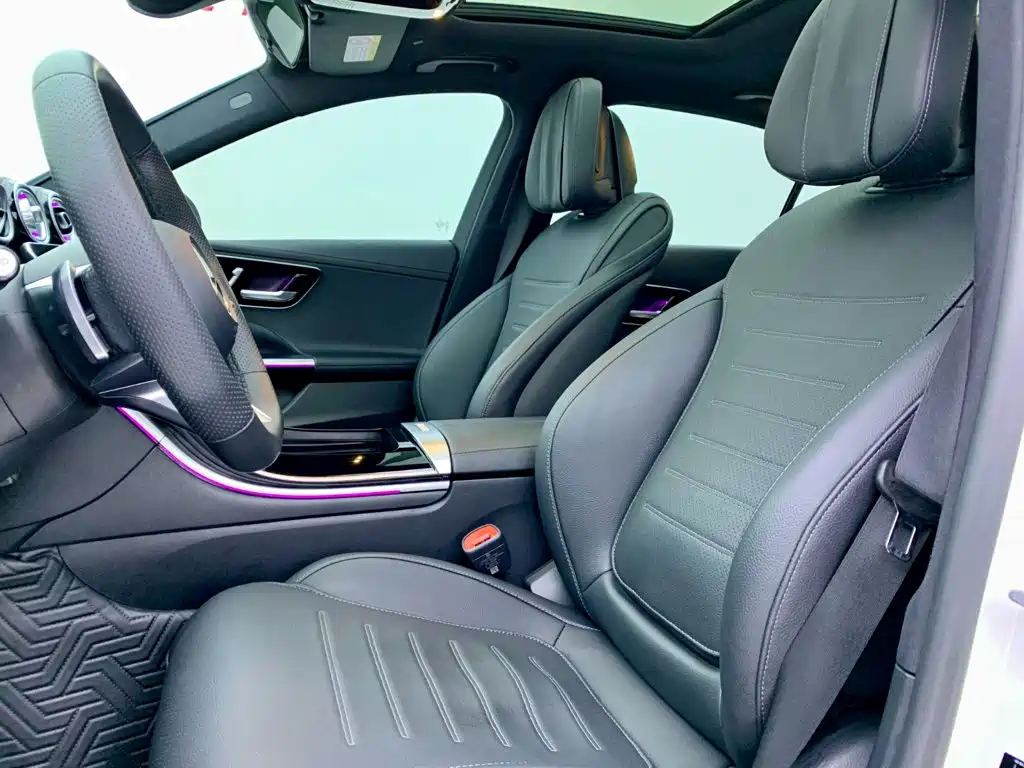 Mercedes-Benz C-Class 2023 — фото 11