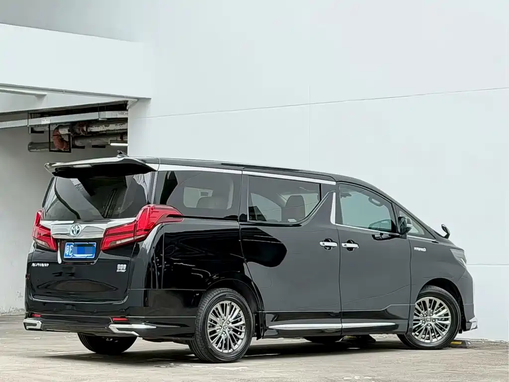 Toyota Alphard 2020 — фото 9