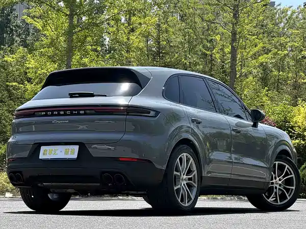 Porsche Cayenne 2024
