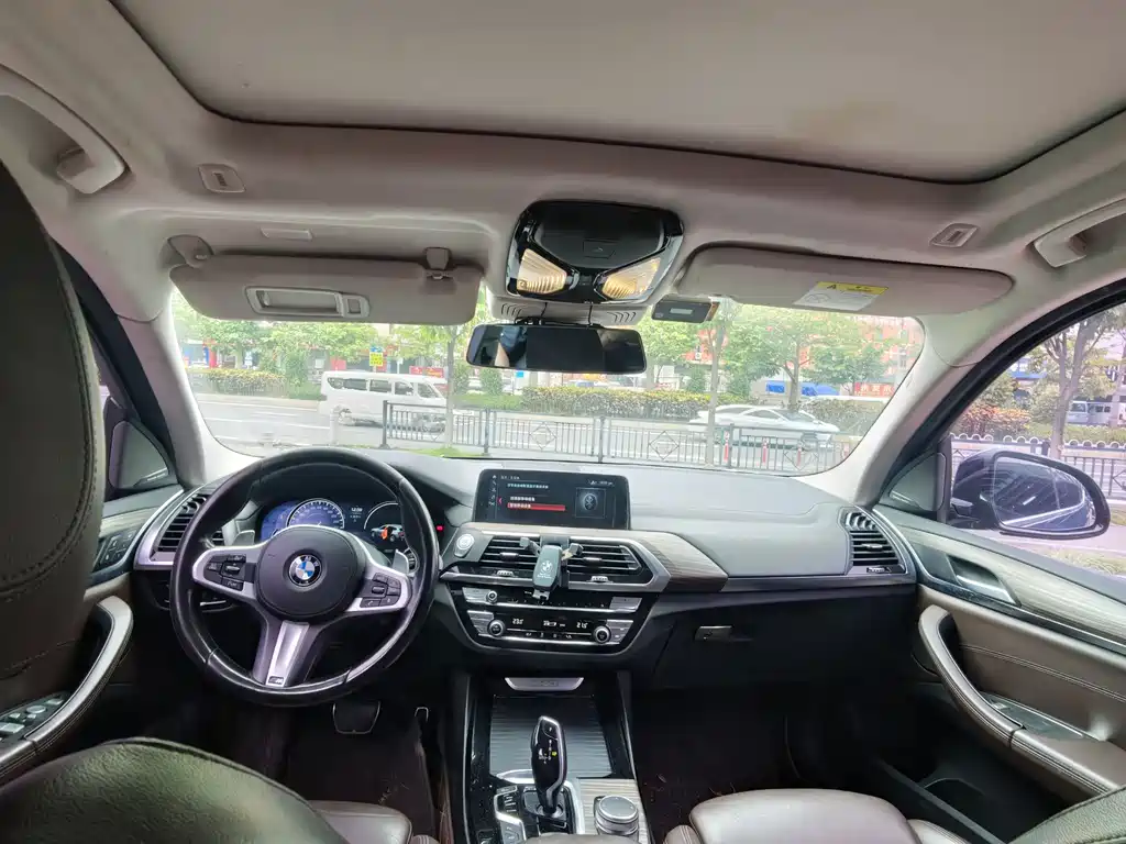 BMW X3 2018 — фото 9